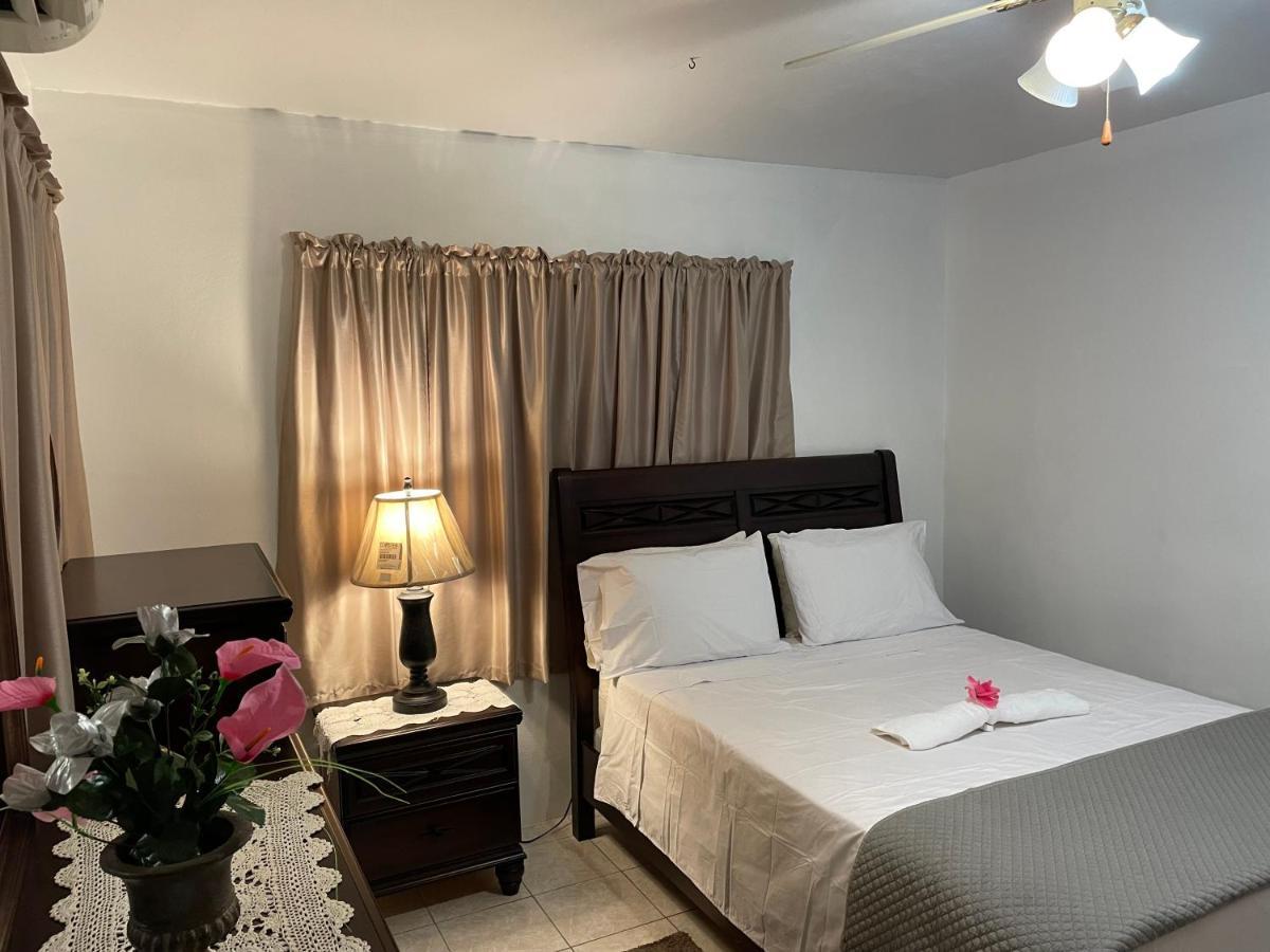 Luxurious One And Two Bedroom Villa 크리스천스테드 외부 사진
