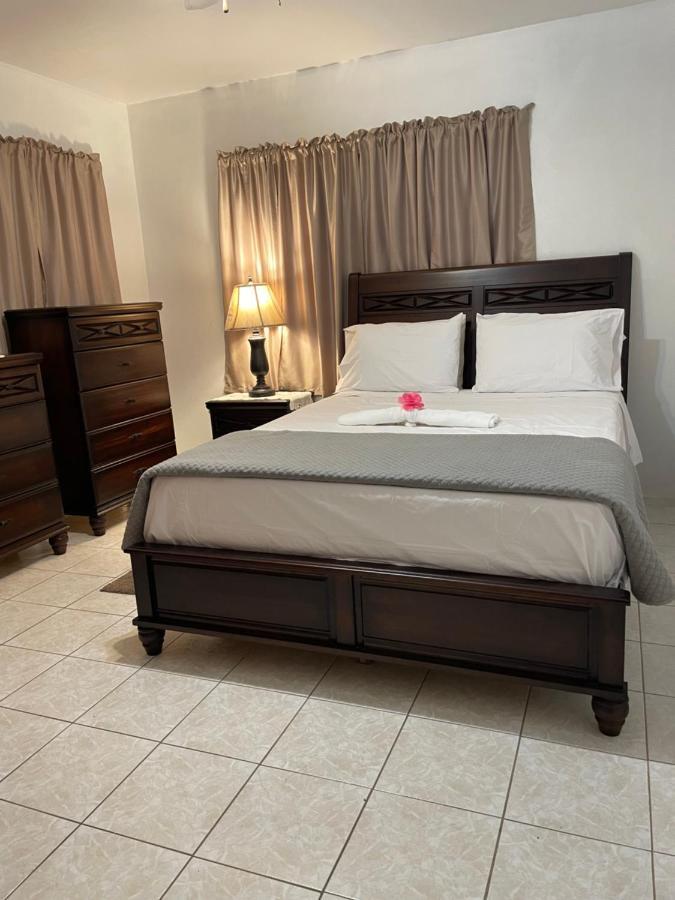 Luxurious One And Two Bedroom Villa 크리스천스테드 외부 사진