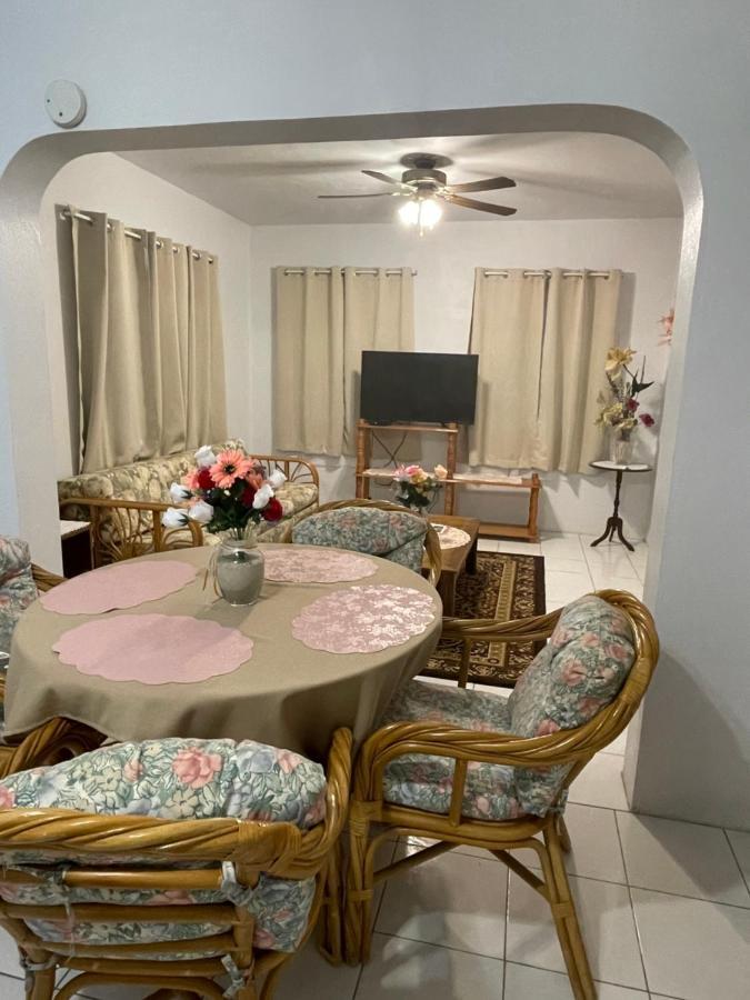 Luxurious One And Two Bedroom Villa 크리스천스테드 외부 사진