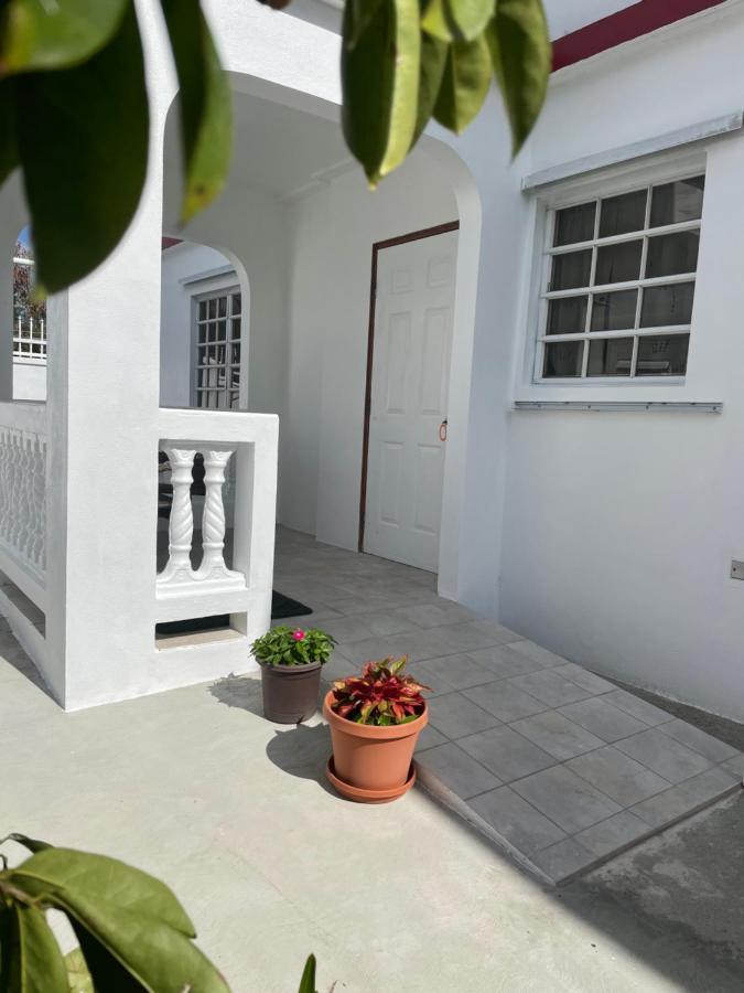 Luxurious One And Two Bedroom Villa 크리스천스테드 외부 사진